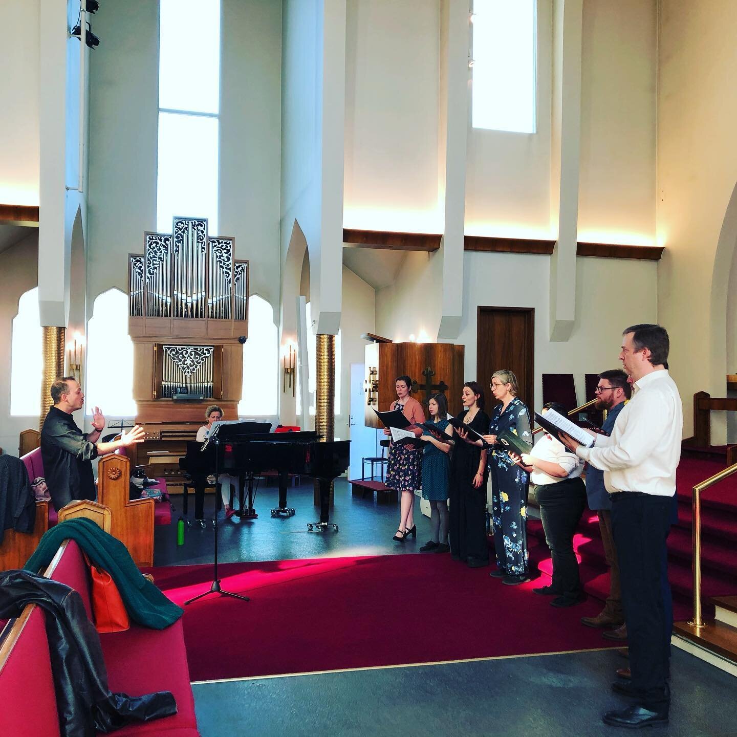 Kór Demetz vor 2020 Krönungs Messe Háteigskirkja.jpg